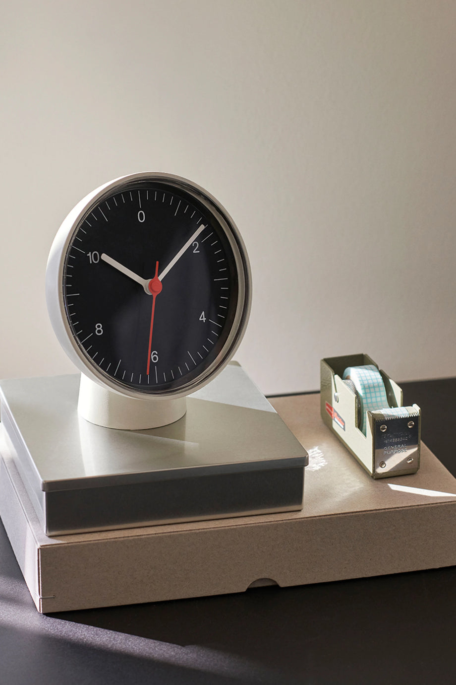 Tischuhr Sessiz Saniye Göstergeli Alüminyum Masa Saati, 14 cm Yüksekliğinde
