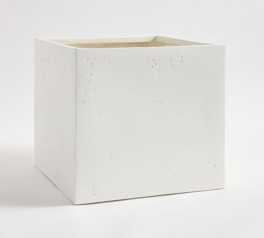 Mission Square Orta Boy Beyaz Saksı, Minimalist Geometrik Form, Zarafet ve Şıklık