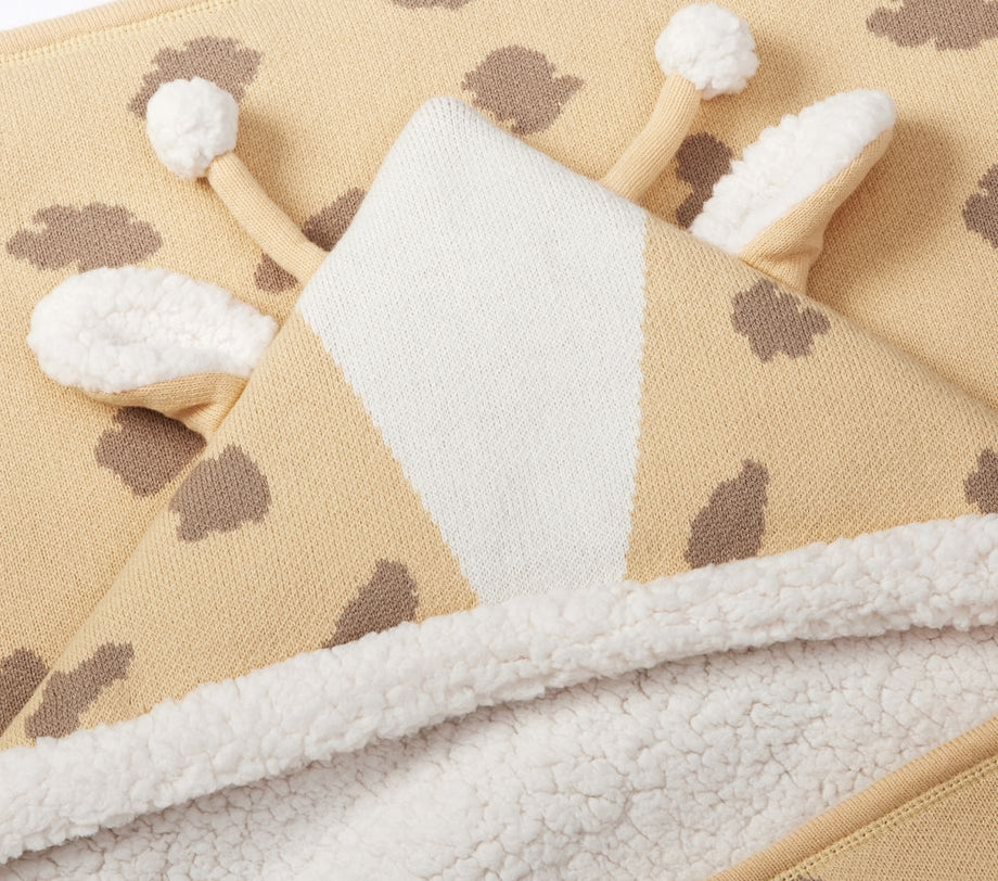 Sevimli Kazak Örgü Kapşonlu Bebek Battaniyesi, Sıcak ve Konforlu