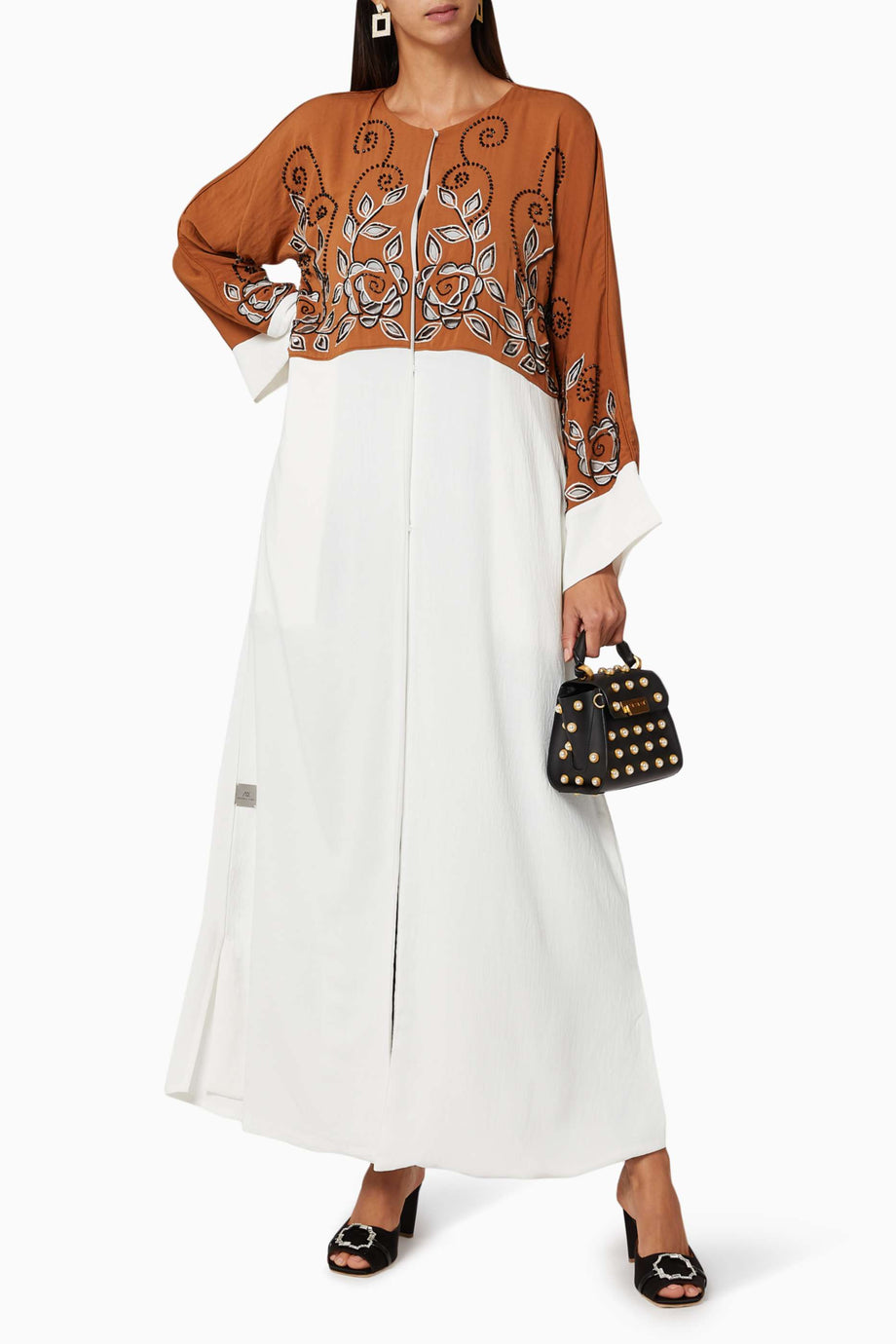 Modern Şıklıkta Boncuk Detaylı Renk Bloklu Abaya ile Zarafeti Yakalayın
