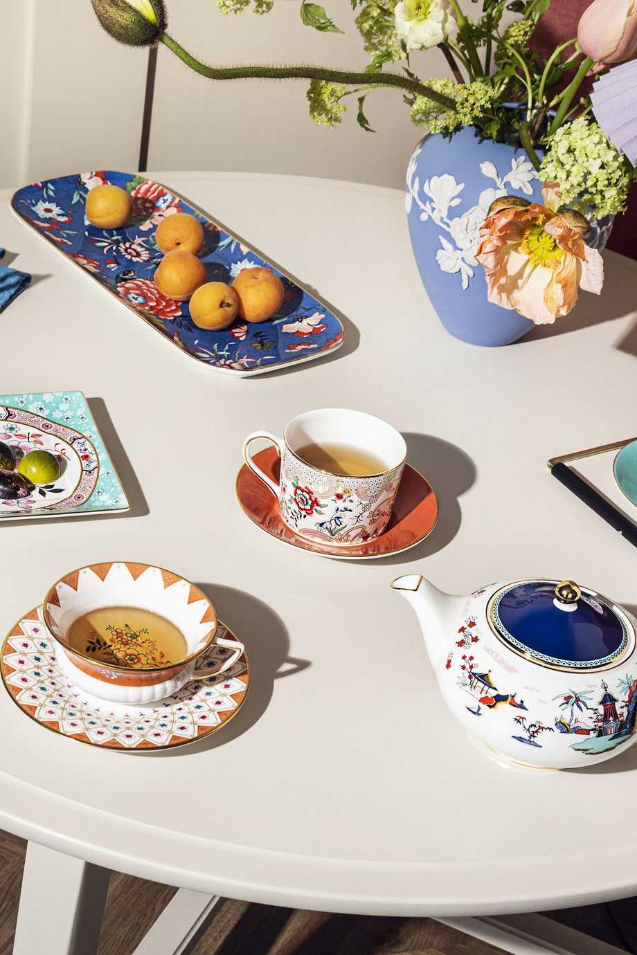 Wonderlust Rokoko Çiçekleri Çay Fincanı ve Tabağı