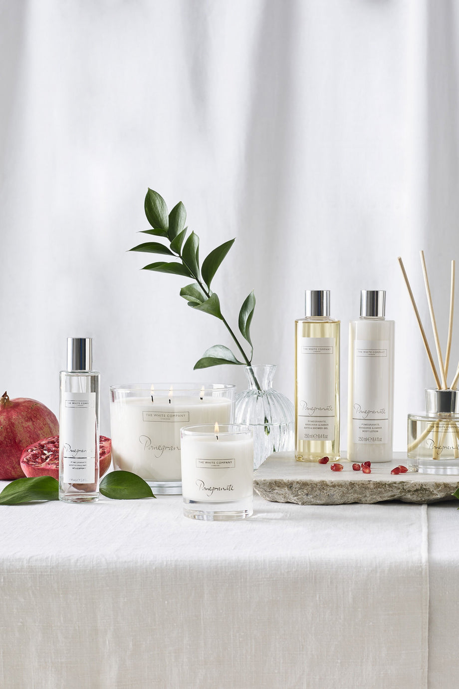 Büyük Nar Mum Zengin ve Isıtıcı Aroma ile Şıklık Katın