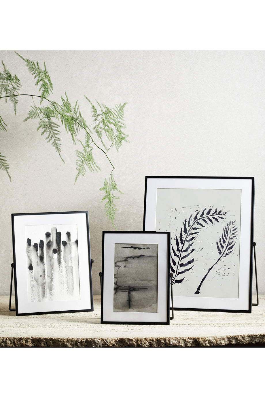 İnce Siyah Şövale Çerçevesi, Şık ve Zarif