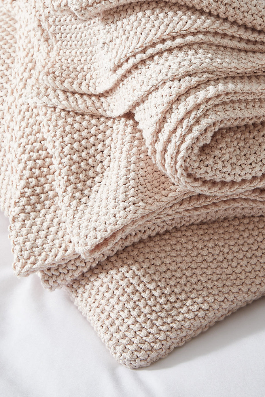 Yumuşak Pamuklu Lyra Örgü Atkı ile Şık ve Konforlu Dekorasyon, Pembe