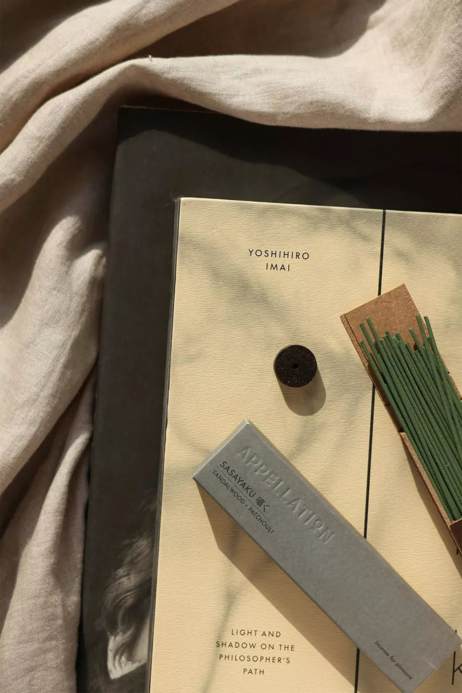 Sasayaku Japon Tütsü, Sandal Ağacı ve Paçuli