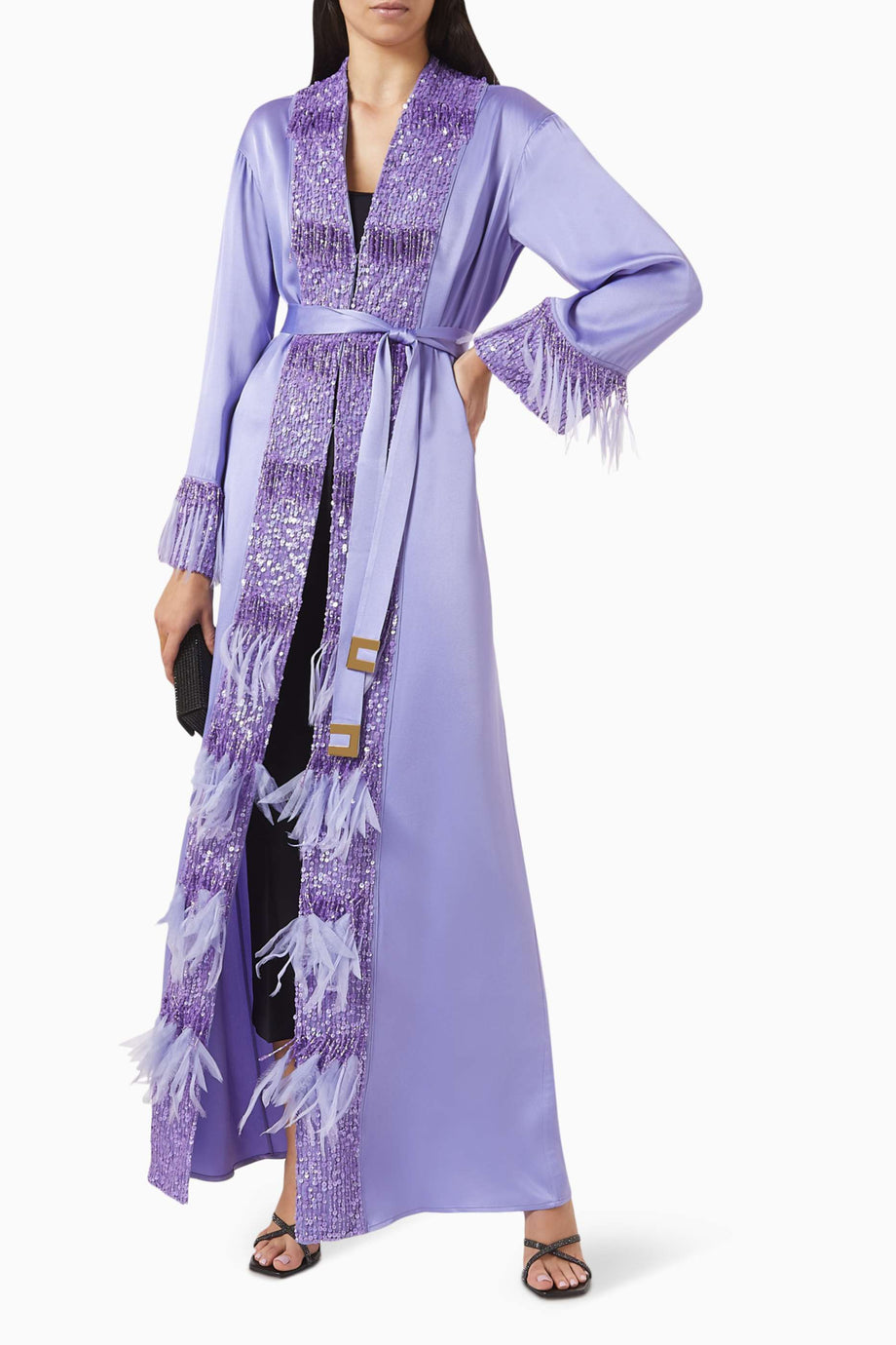 Şık İpek Kaftan Elbise Dantel İşlemeli Uzun Kollu ve Metal Kemerli Tasarım