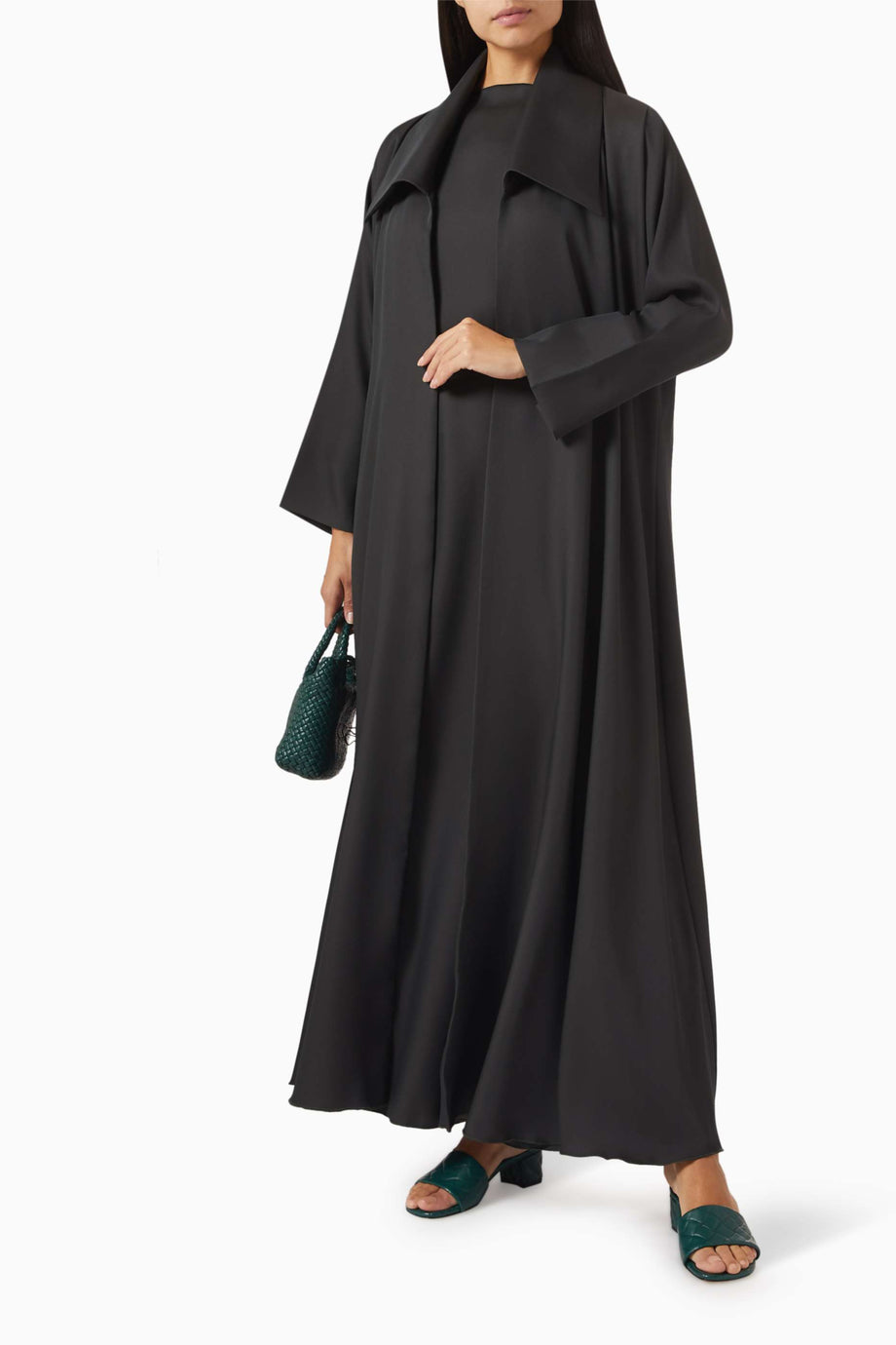 Şıklığı Yansıtan 3 Parça Abaya Seti Modaya Uygun Tasarım ile Her Anınıza Eleganlık Katın