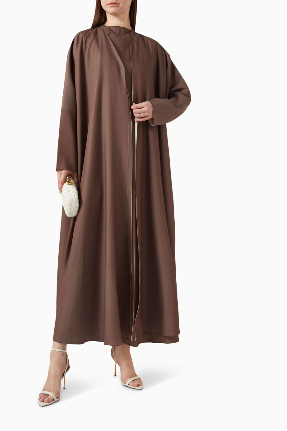 Şıklığı ve Zarafeti Yansıtan 3 Parça Abaya Seti ile Modest Moda Deneyimi