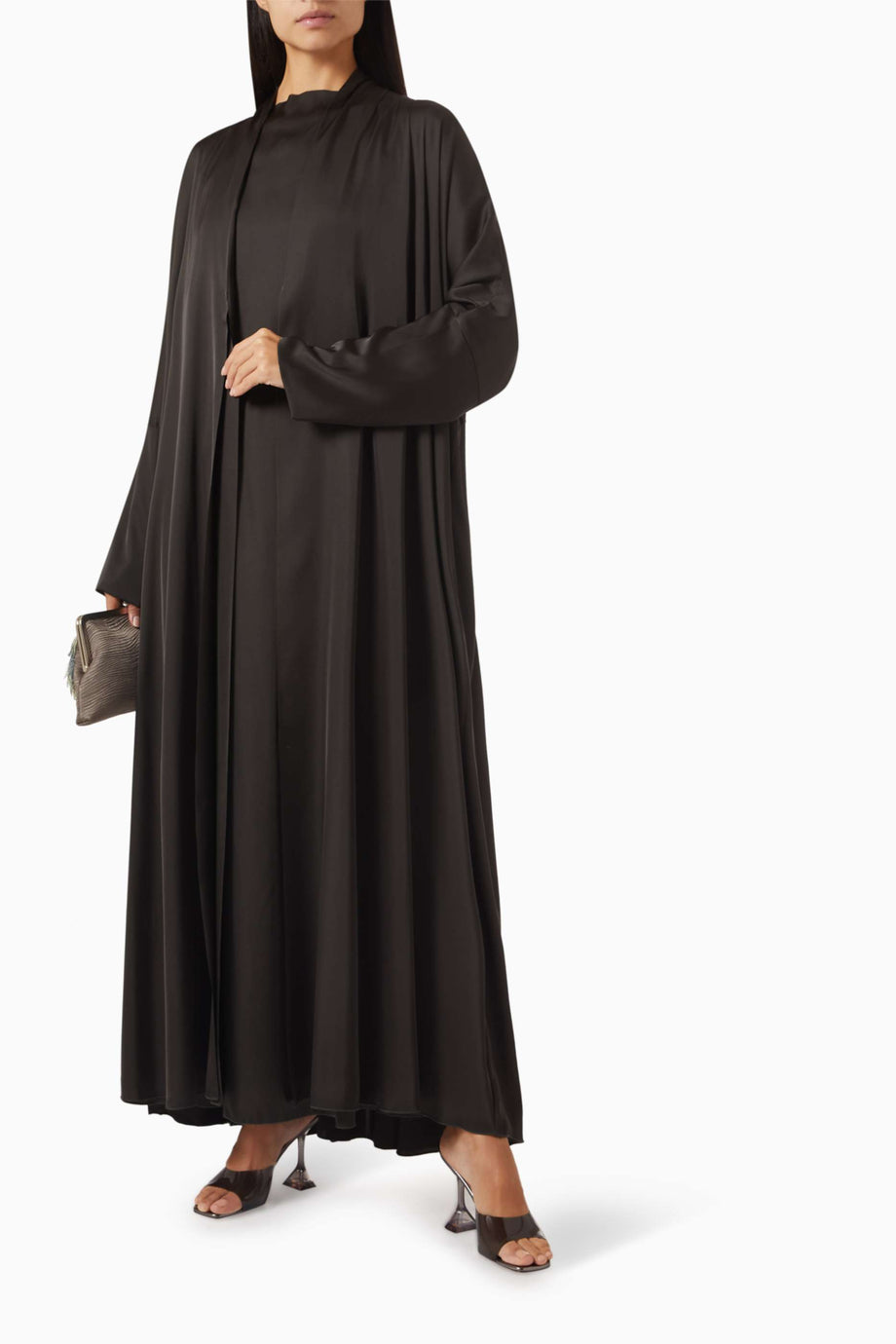 Şıklığı Yansıtan 3 Parça Abaya Seti Modern Moda ve Zarafet İçin İdeal Seçim