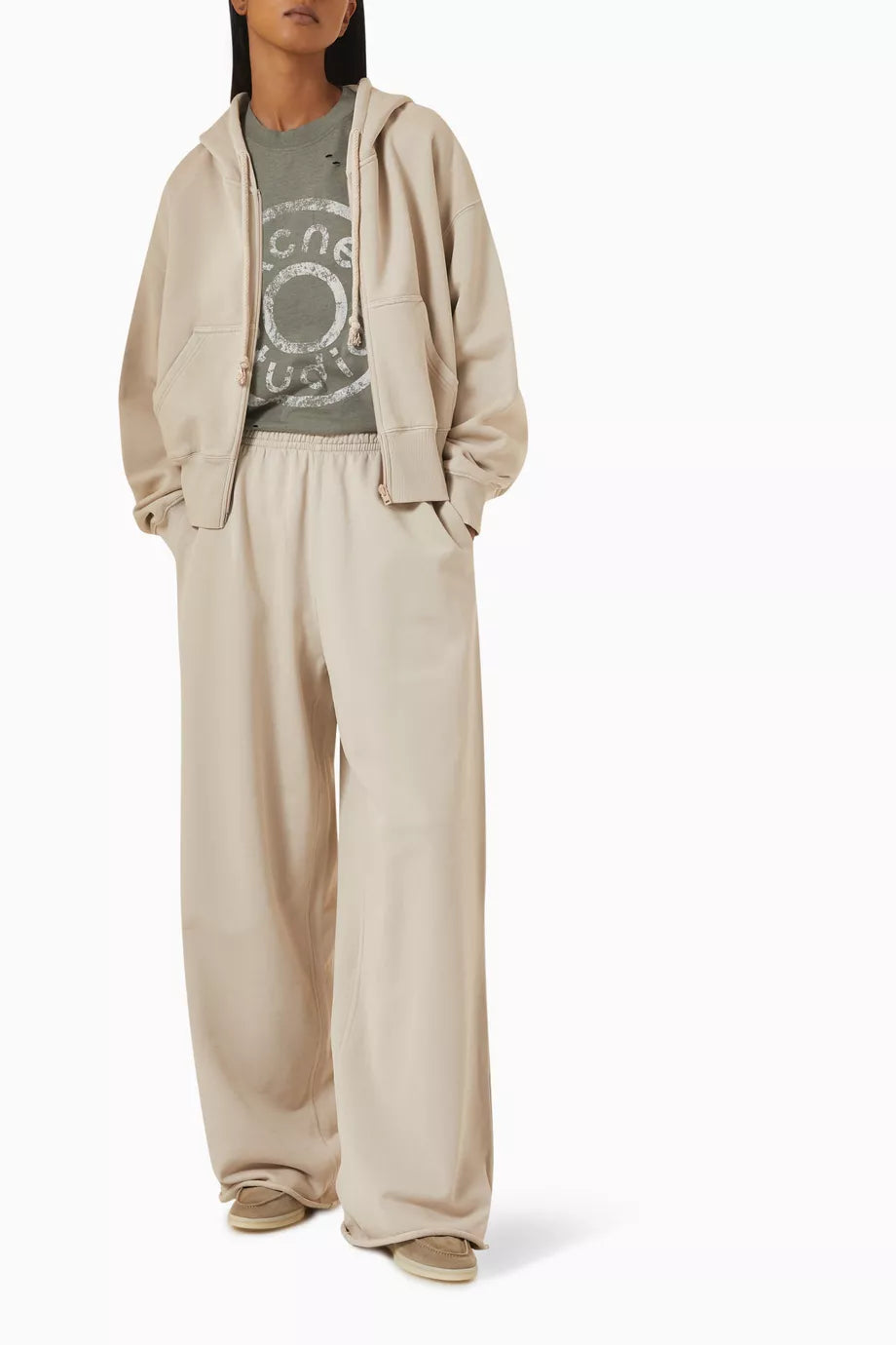 Logo Eşofman Fleece Kumaş - Rahat ve Şık Tasarım