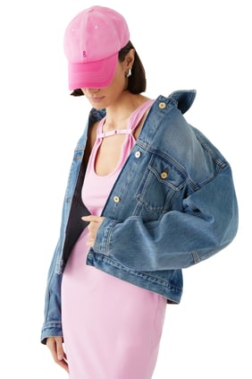 El Yapımı Boya İle Renklenmiş Şapka