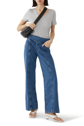 Klasik V-Yaka Tişört - Rahat ve Şık