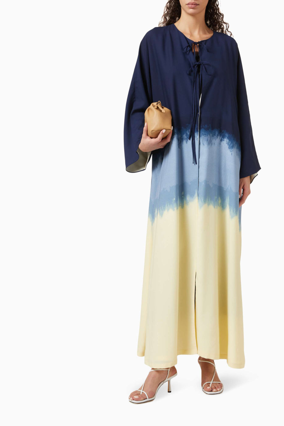 Modern Elegans ile Rahat Bisht-Cut Abaya Şıklığı ve Uyumlu Sheila İle Günlük Tarzınızı Tamamlayın