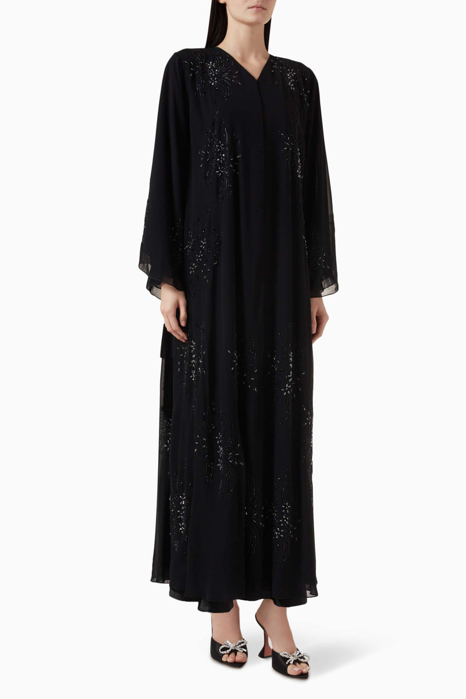 Şifon Çoktaşlı ve Boncuk Süslemeli Abaye ile Şıklığı Yakalayın