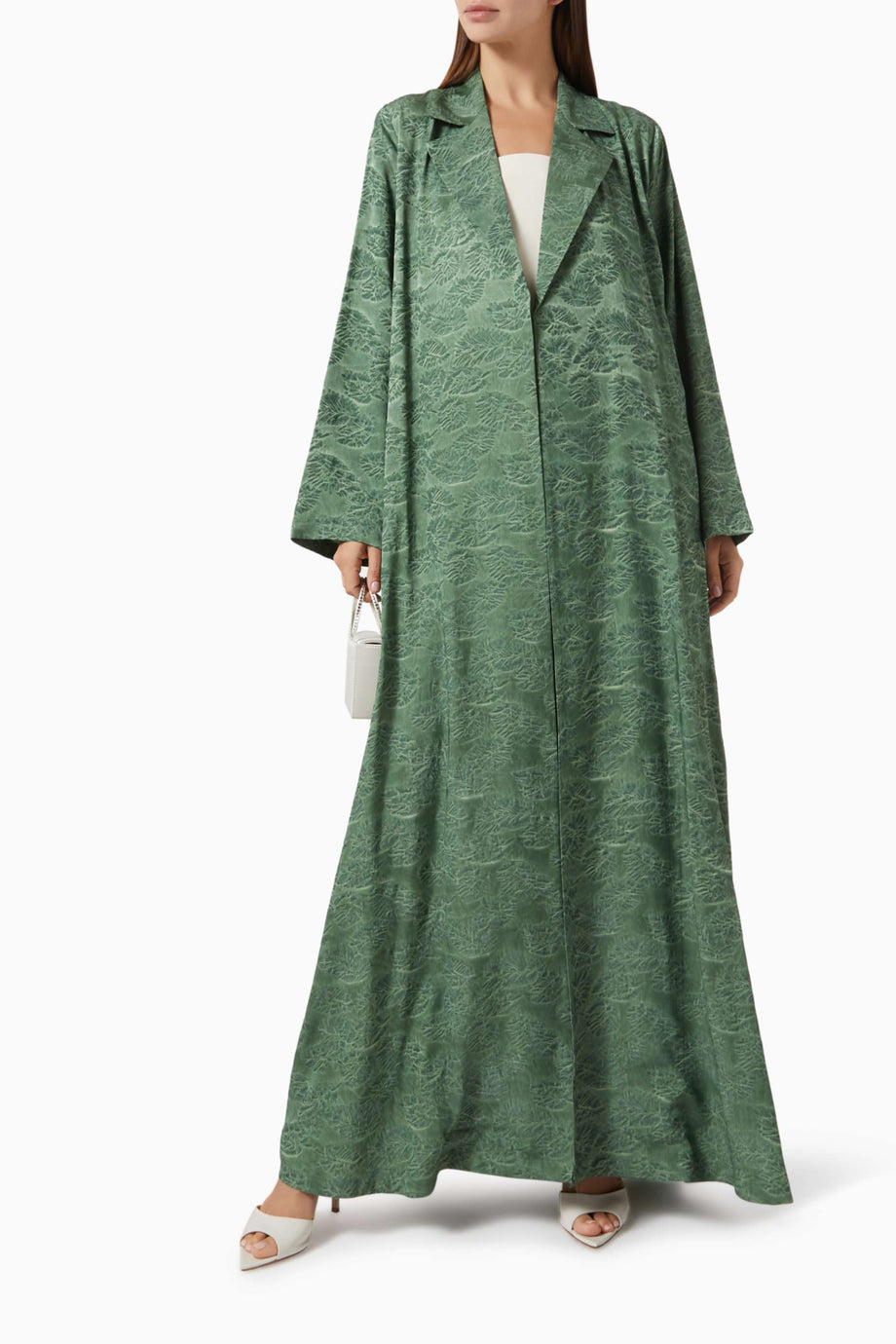 Şık Notched Yaka Abaya ile Konfor ve Zarafeti Bir Arada Yaşayın
