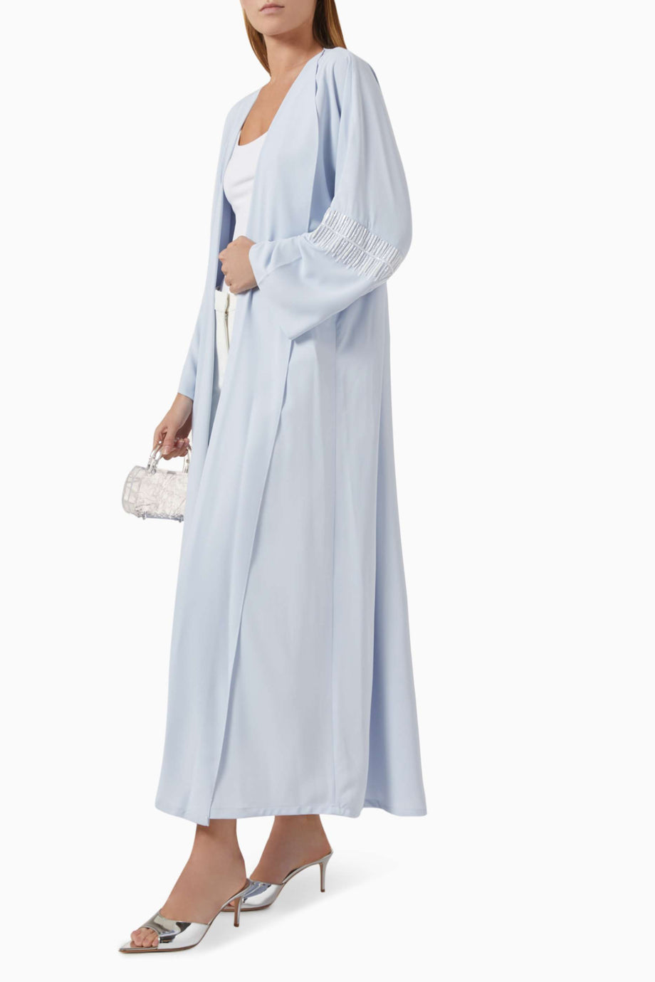 Şık Dantel İşlemeli Açık Ön Abaya ve Şeila ile Şıklığı Yakalayın