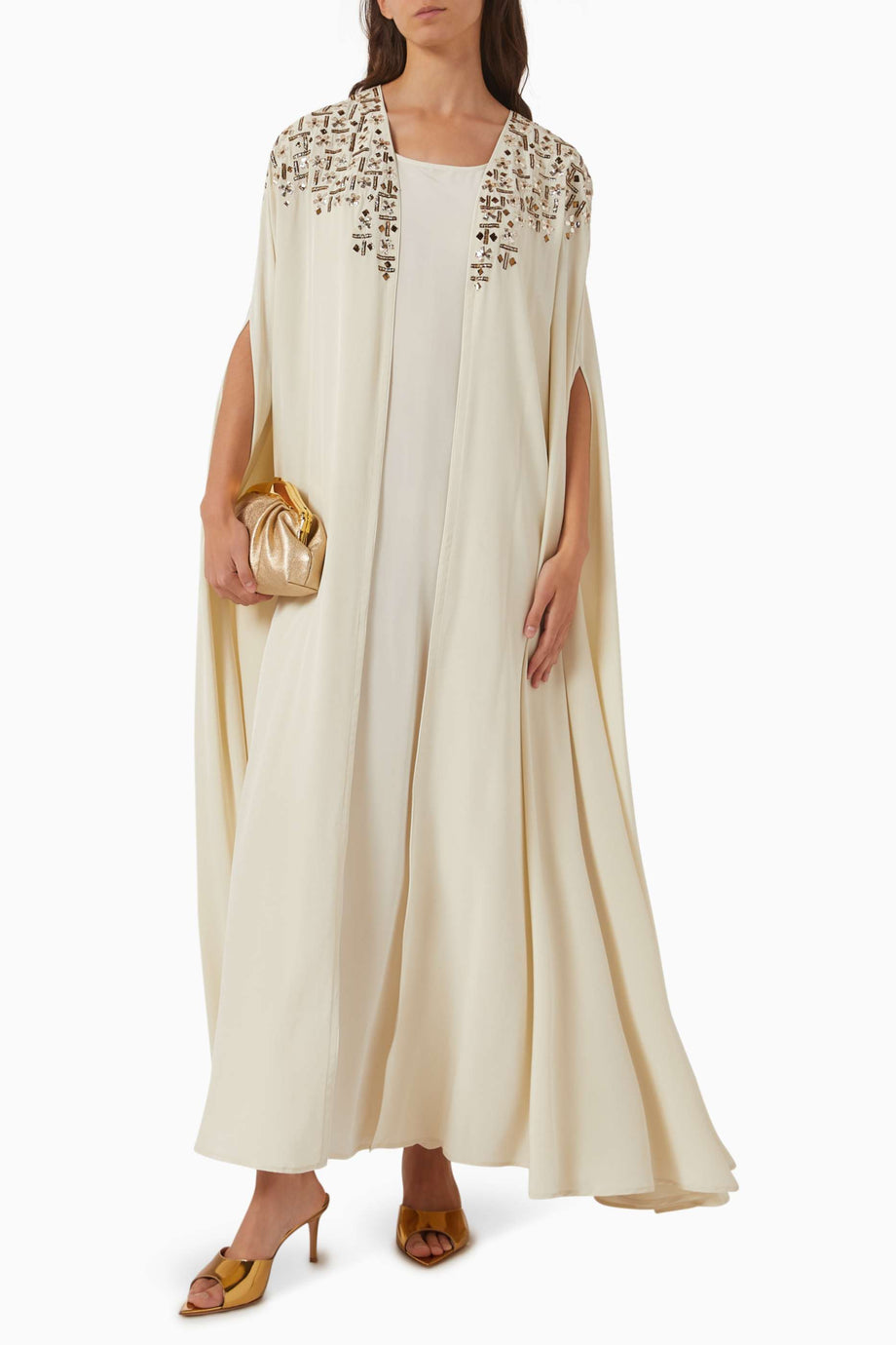 Konforlu ve Şık Sequin Süslemeli Abaya Modelleri ile Fark Yaratın