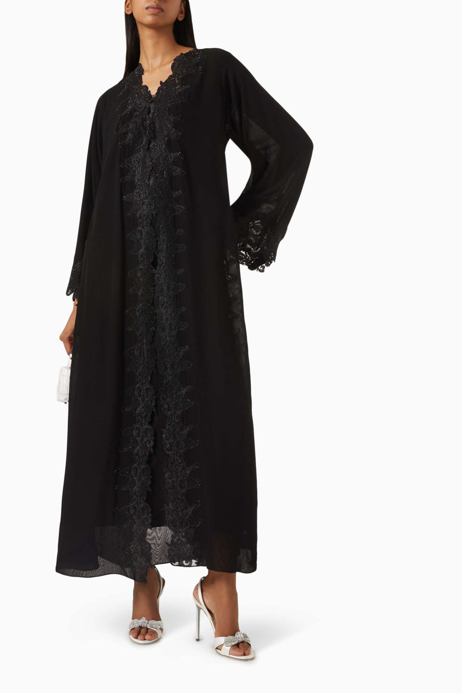 Dantel İşlemeli Rahat Abaya Modern Kadınlar için Şık ve Pratik Seçenek