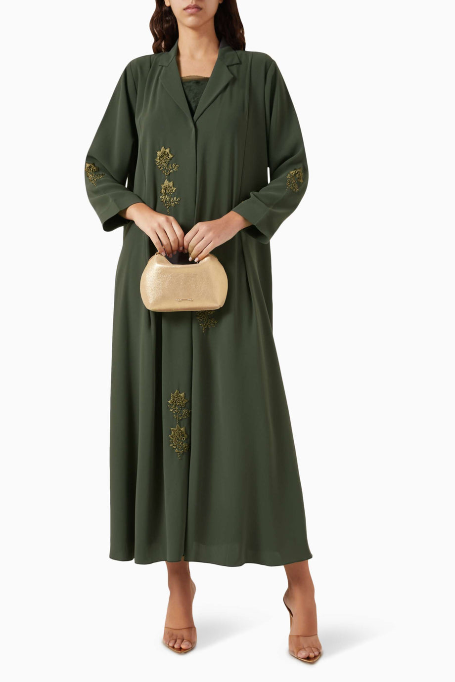 Şık Nakışlı Abaya Uzun Kollu ve Sheila ile Birlikte Rahat ve Fonksiyonel Tasarım