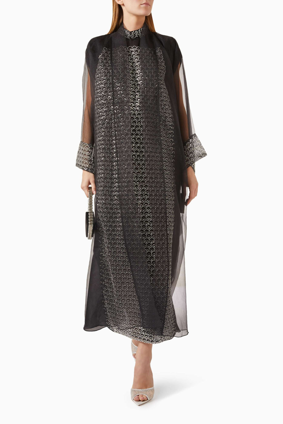 Sıcak Yaz Günleri İçin İnce Tül Abaya Seti ile Şık ve Rahat Giyinme Seçenekleri