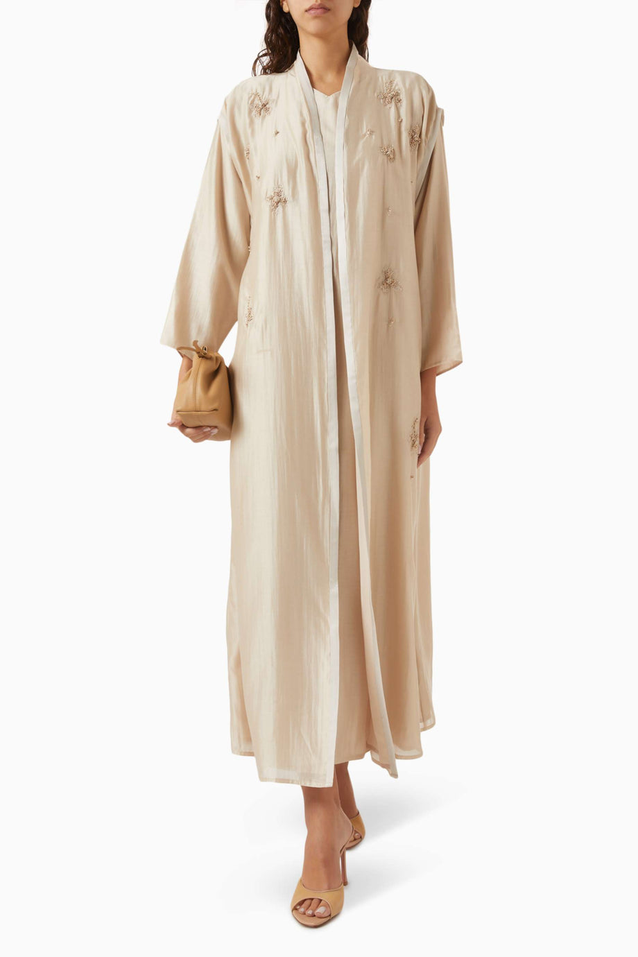 Şık Boncuk Süslemeli Abaya İnce Tencel Voile ile Zarafet ve Rahatlık Sunar