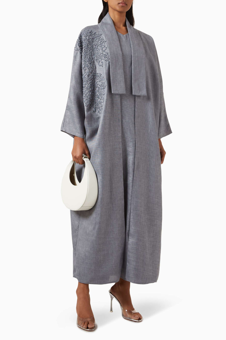 Kullanışlı Oversized Nakışlı Abaya Seti Vücuda Uygun Rahat Şıklık için Ideal
