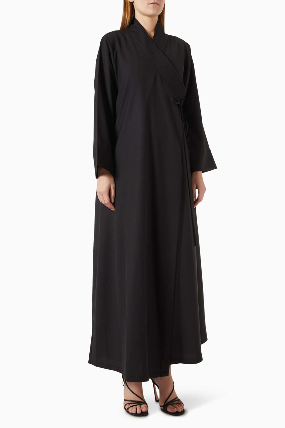 Konforlu Yüksek Yaka Abaya ile Modern Şıklığı Yakalayın