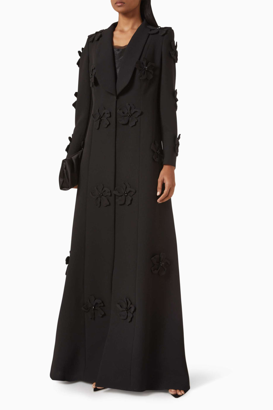 Şık Tülbent Abaya Çiçek Aplikeli Şıklığı ile Modern ve Gelenekselin Buluşması