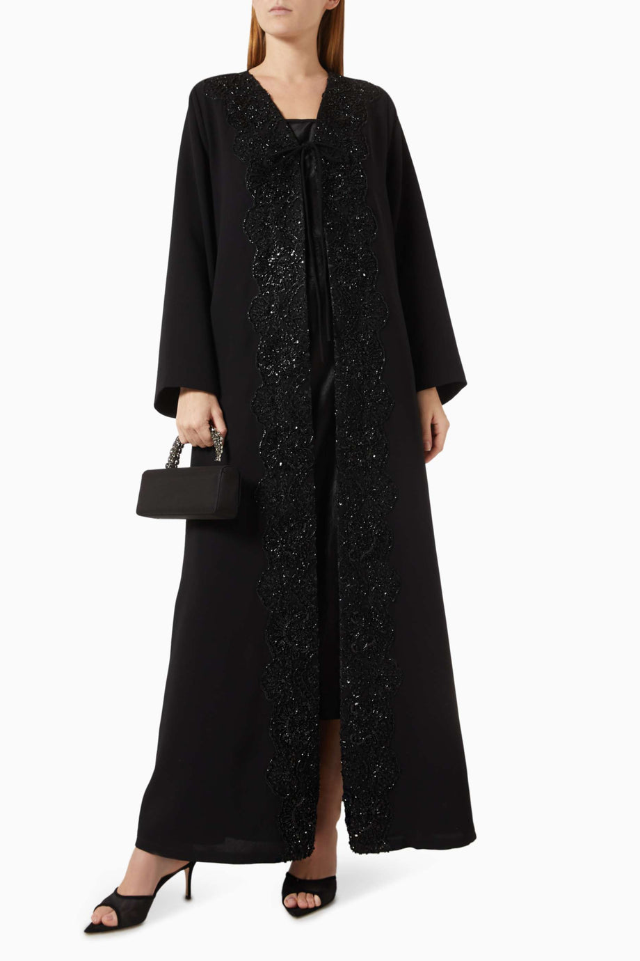 Kendinizi Şık Hissedin Tasarımlı Dikişli Abaya ile Rahat ve Modern Stil Yakalayın