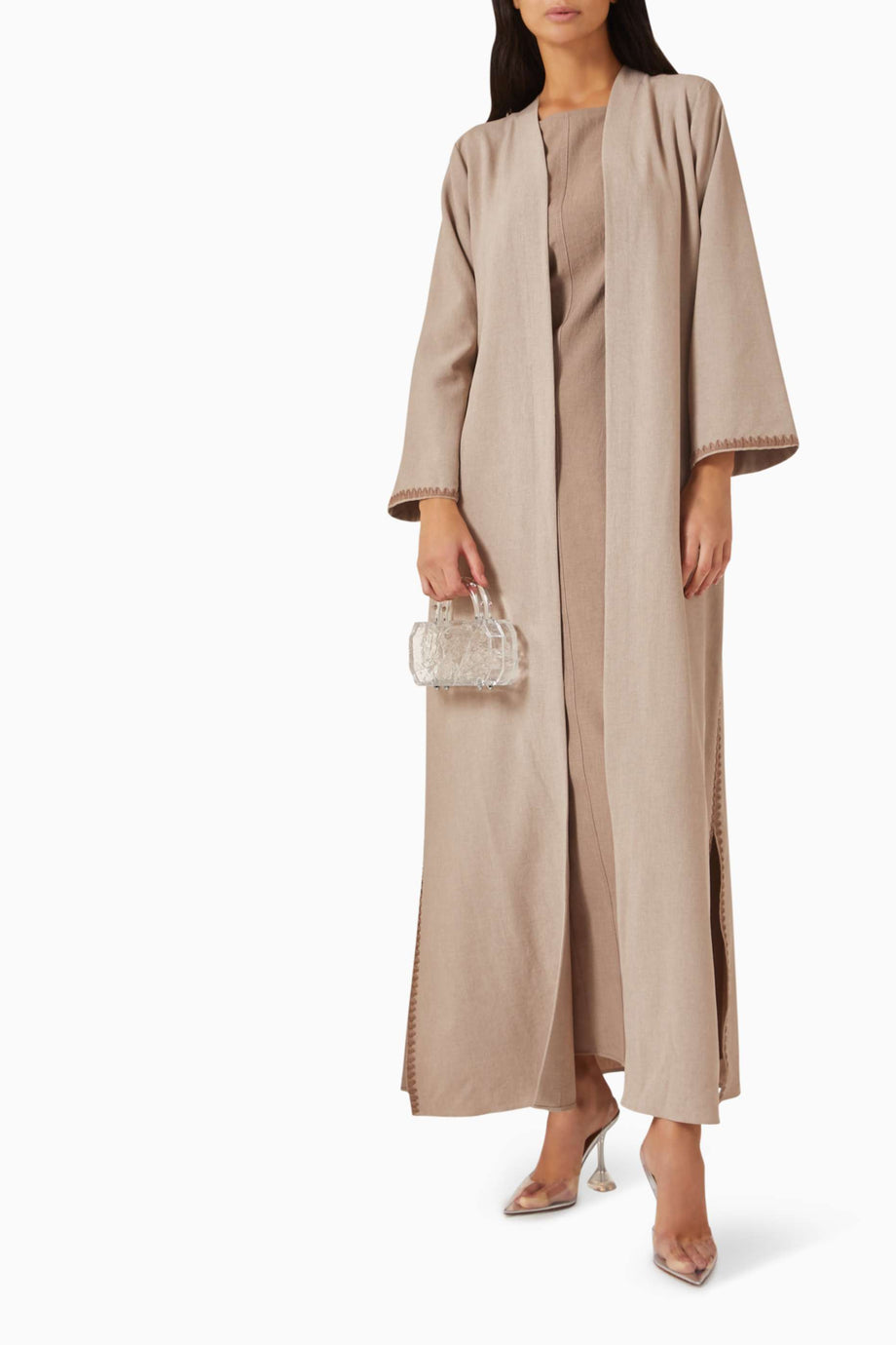 Modern Abaya ve Elbise Seti ile Şık ve Rahat Tarzınızı Yansıtın