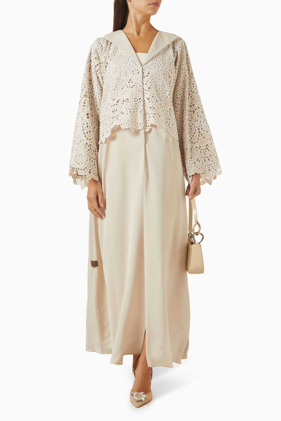 Şık Overlay Schiffli Net Abaya ile Zamansız ve Modern Görünümünüzü Yakalayın