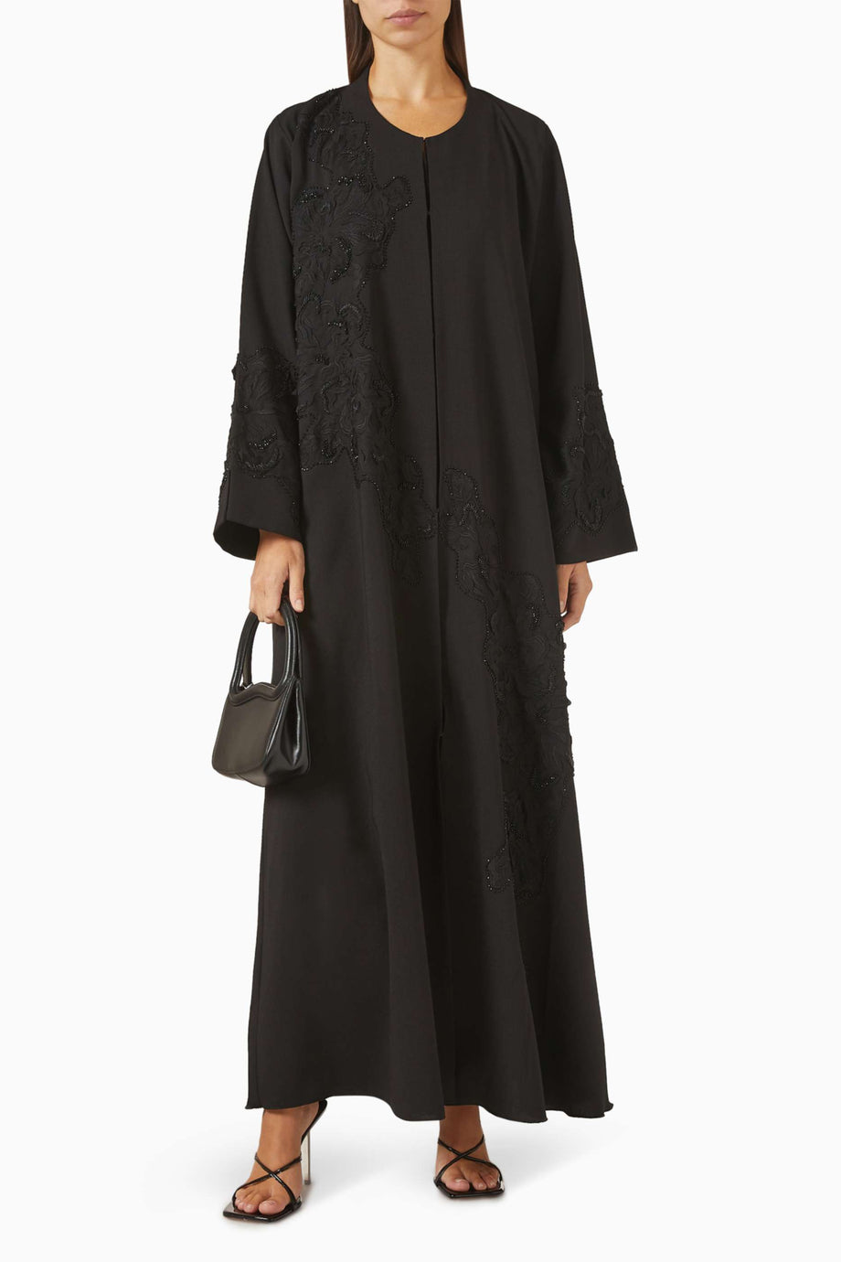 Şık İşlemeli Abiye Elbise ile Modern Sanatı ve Zamansız Gösterişi Yakalayın