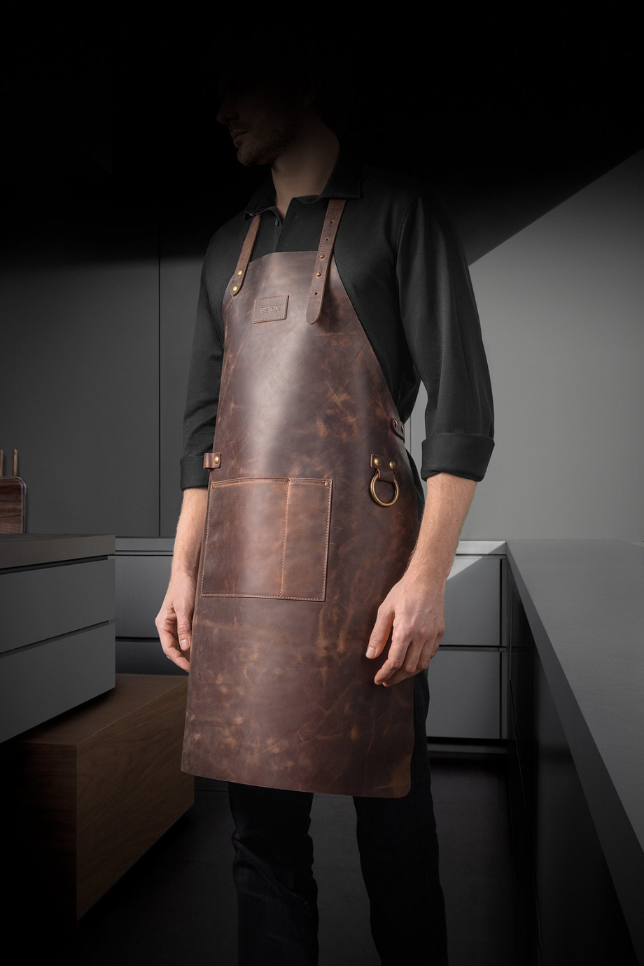 Deri Önlük HP 532, Gerçek Kabaca İşlenmiş Deri, Dayanıklı & Kolay Temizlenebilir