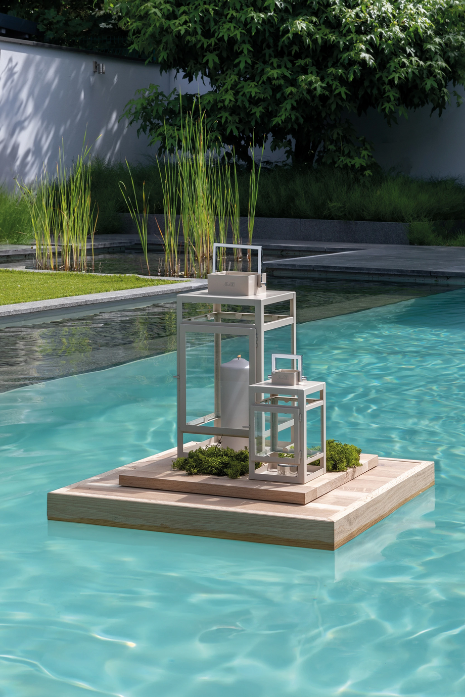 Kenia 20 cm Bej Renkli El Yapımı Metal Fener Dekoru İç Mekan ve Sınırlı Dış Mekan