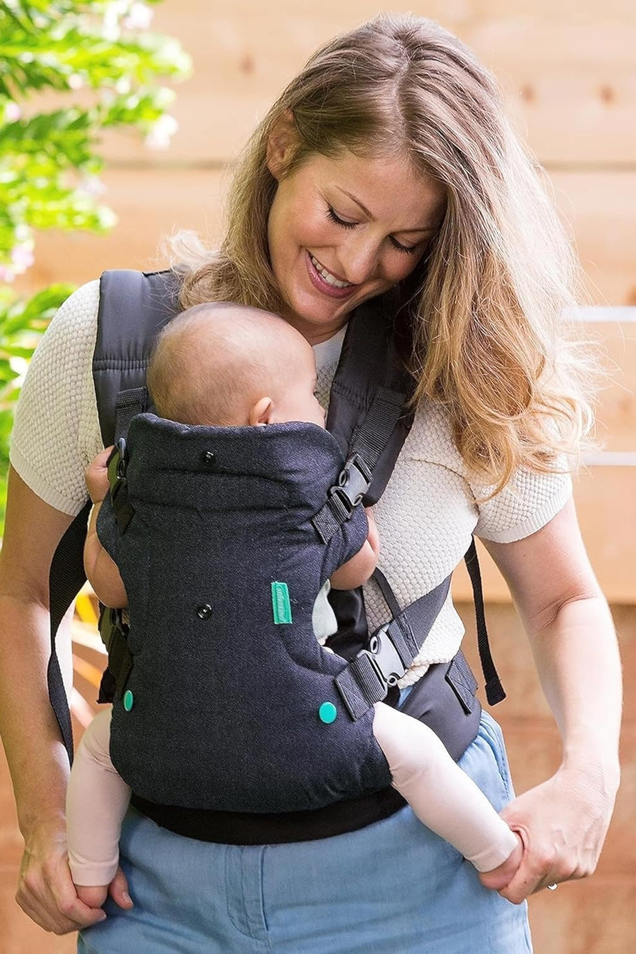 Flip 4-in-1 Ergonomik Bebek Taşıyıcı Yıkanabilir Önlüklü, 4 Taşıma Pozisyonlu