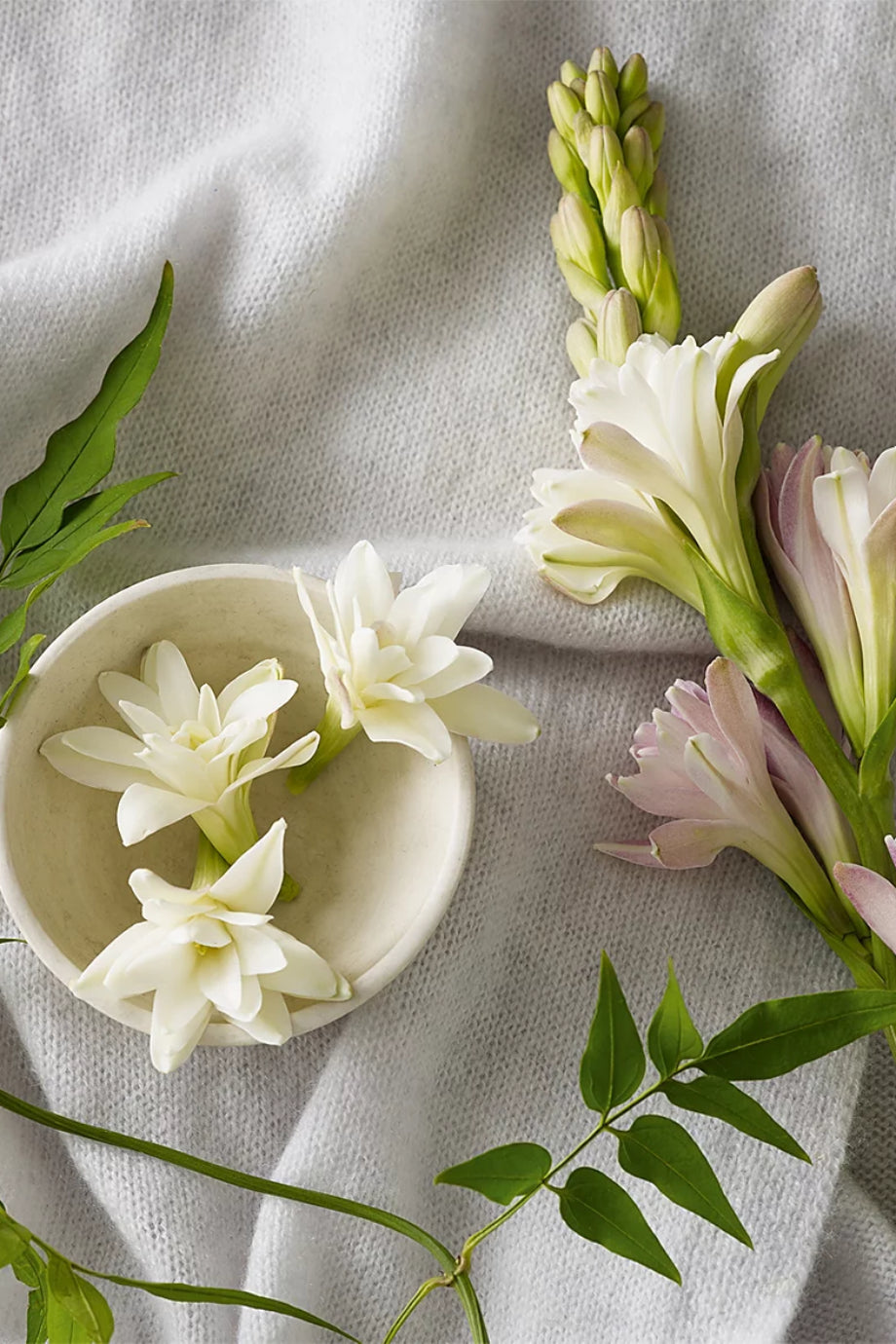 Tuberose & Cashmere Çiçeksi Kokulu Ev Spreyi 100 ml