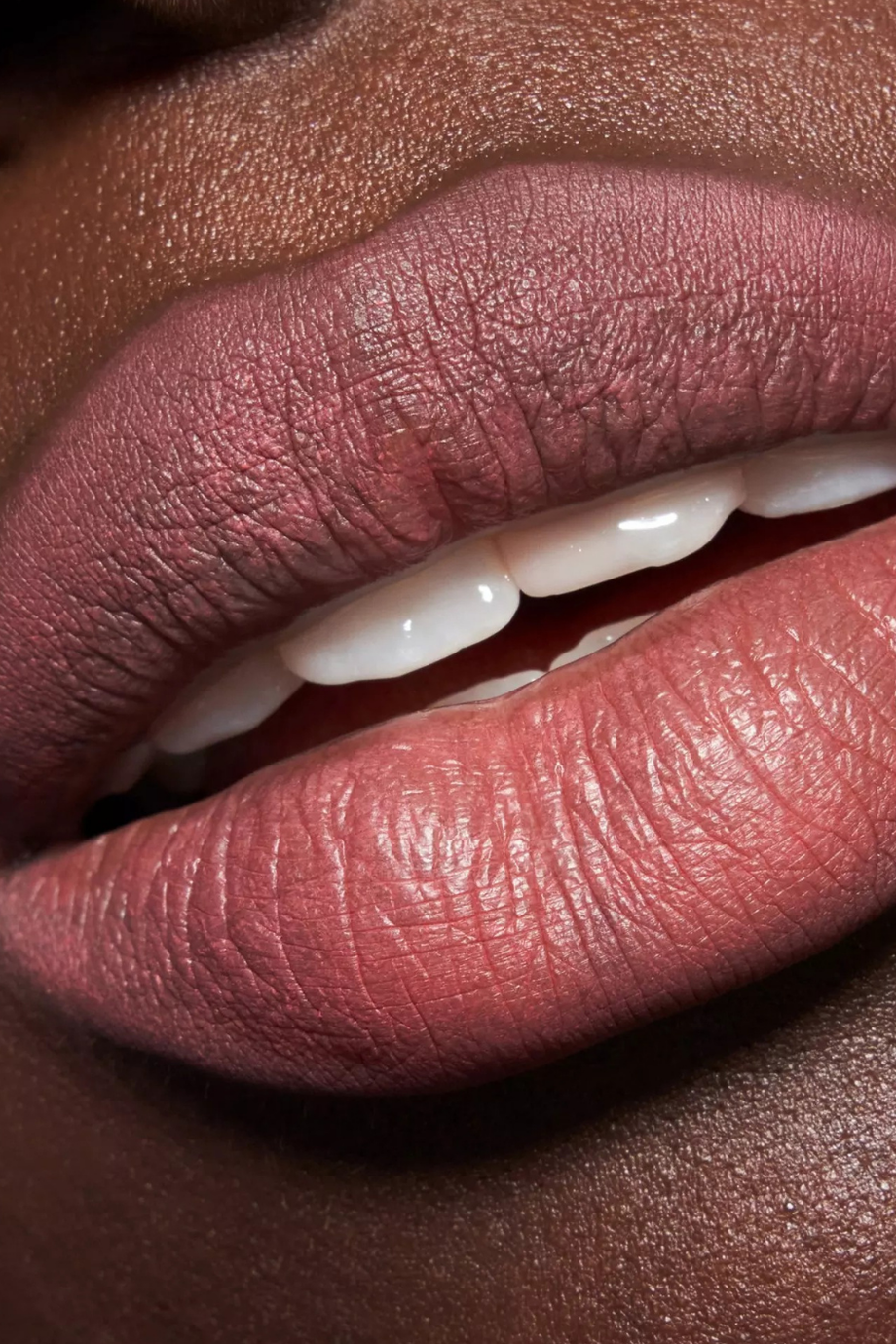 Mat Bitişli Dolgunlaştırıcı Dudak Kalemi 200 - Rosie Feels Rosy