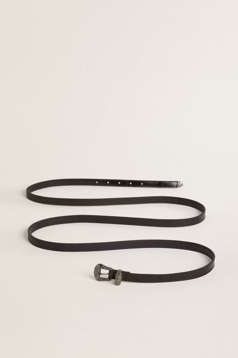 Siyah Deri Kemer Gümüş Tokalı Şık ve Zamansız Aksesuar