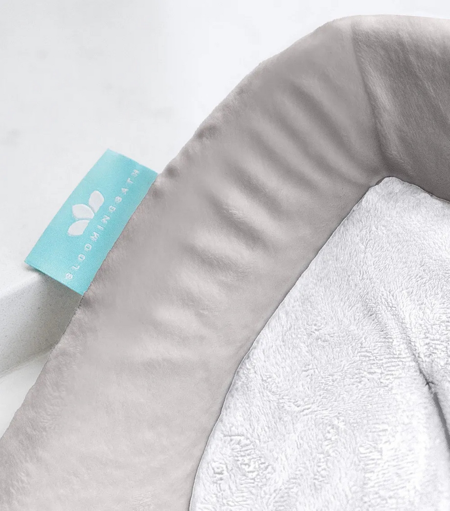 Gri Yenidoğanlar İçin Lavabo Tipi Peluş Bebek Banyo Minderi