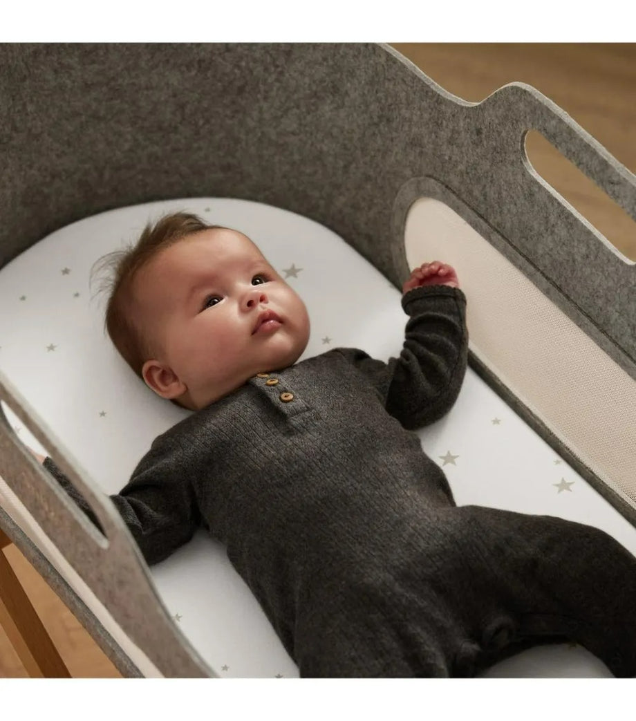2’li Paket Moses ve Portbebe Beşiği İçin Fit Çarşaf – Beyaz/Yıldız Desenli