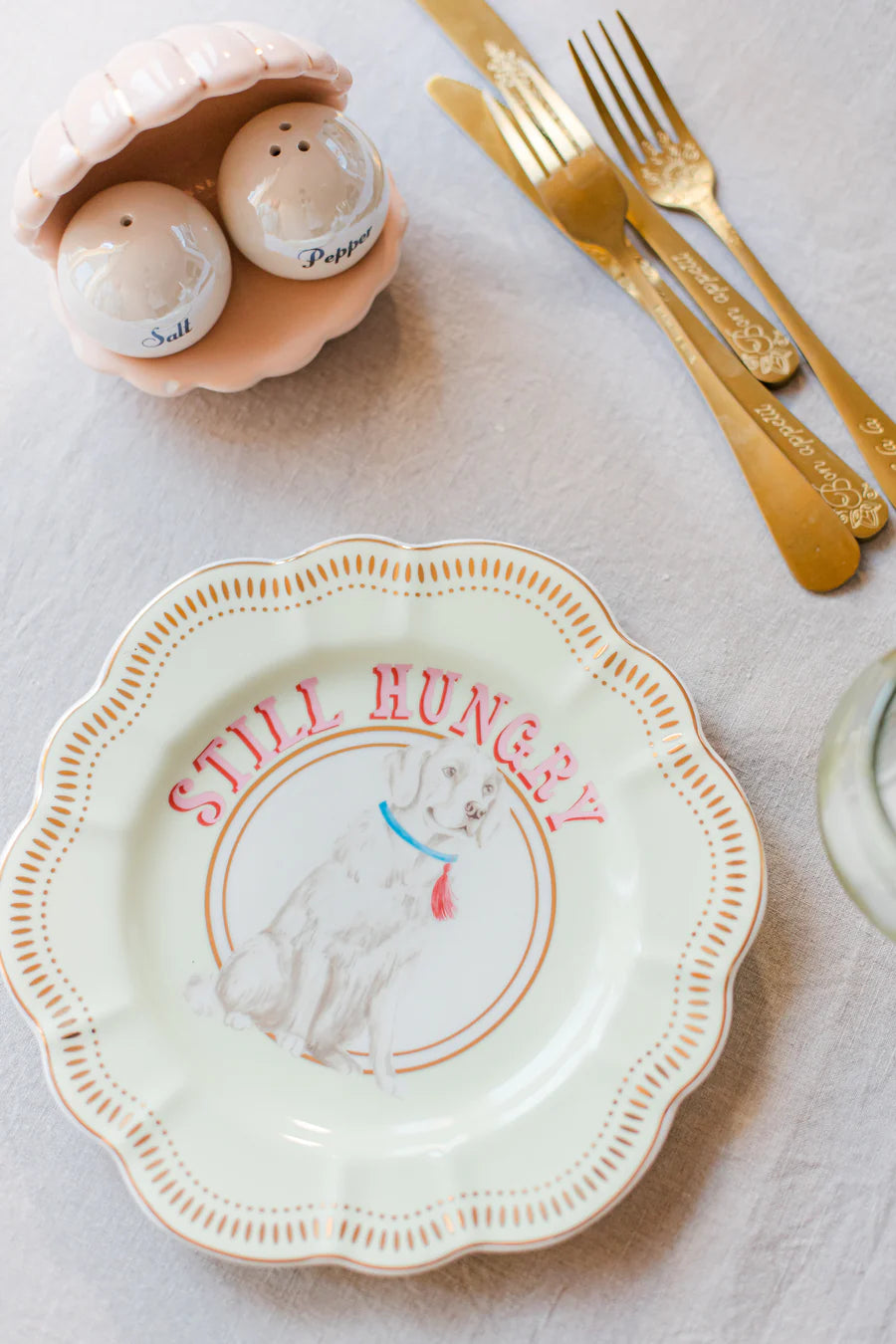Labrador Desenli Çiçek Tabak (23cm) Şık ve Dekoratif Sofra Ürünü