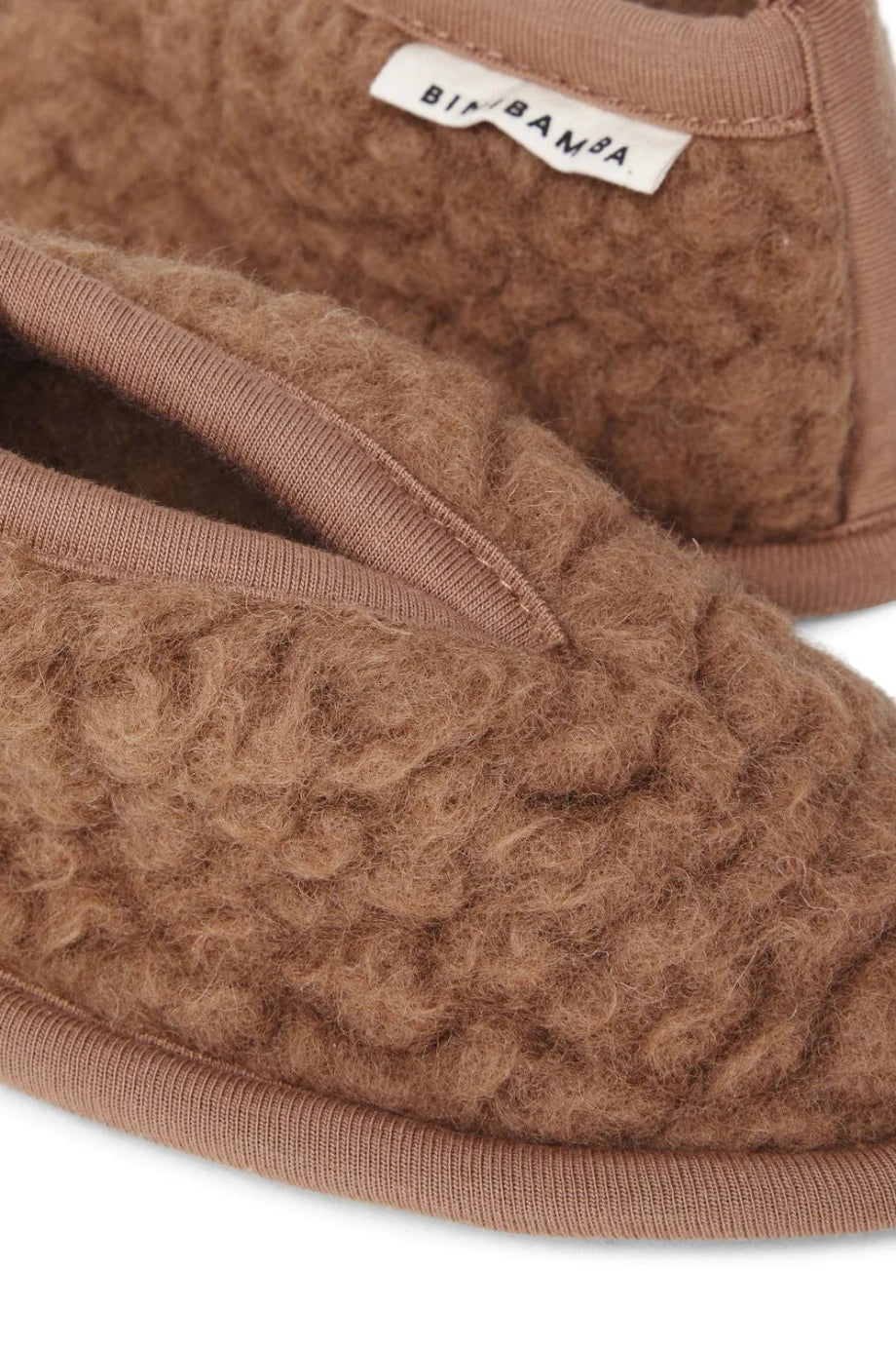 Yuvarlak Burun ve Toggle Kapama, %100 Yün Bebek Patik