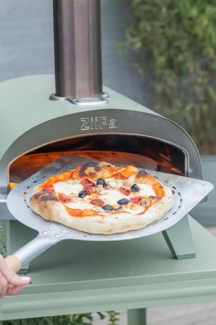 Eva Delikli Alüminyum Pizza Küreği Kayın Saplı