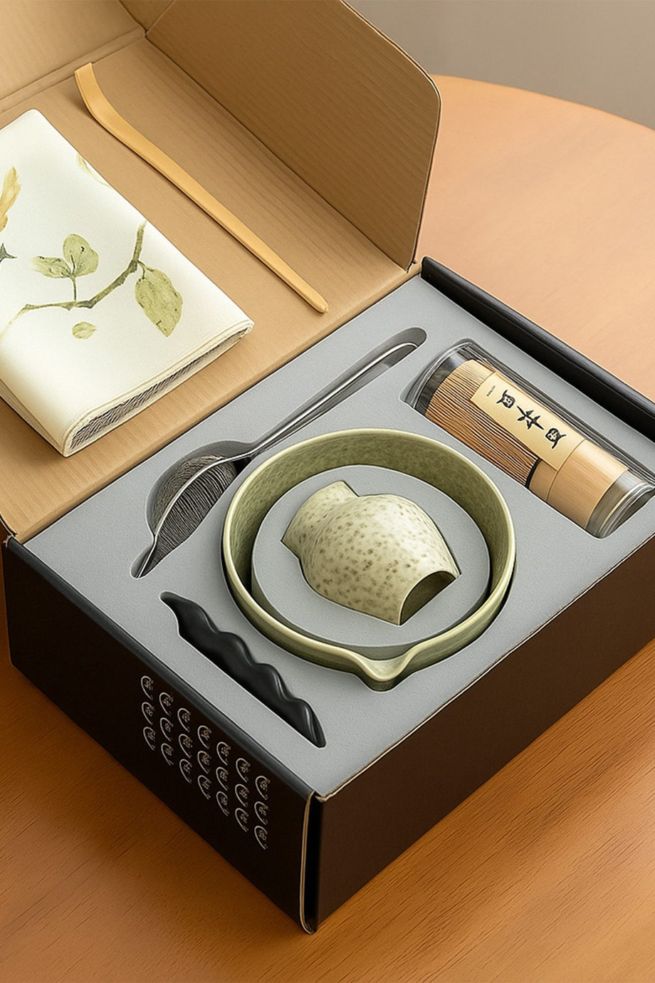 Matcha Çay Seti (7 Parça) El Yapımı Seramik Kase, Bambu Çırpıcı ve Diğer Aksesuarlarla