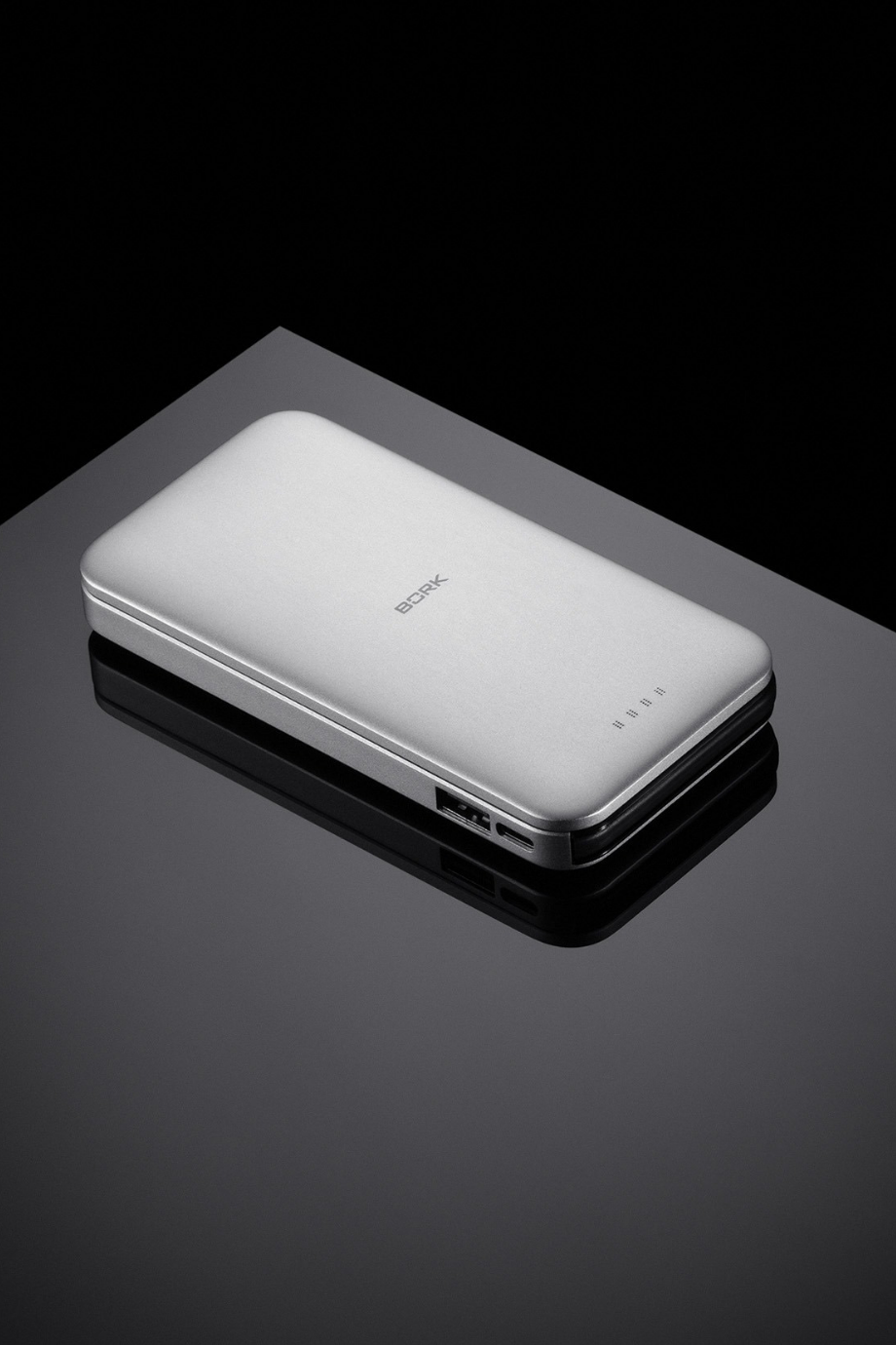 Power Bank L791 USB ve USB-C Kablolu Şarj Cihazı