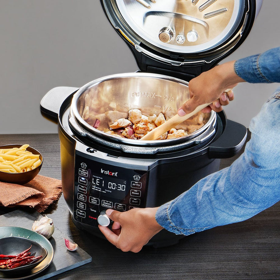 Pot Duo Crisp Ultimate Kapaklı 6,2L Çok Amaçlı Pişirici, Hava Fritözlü