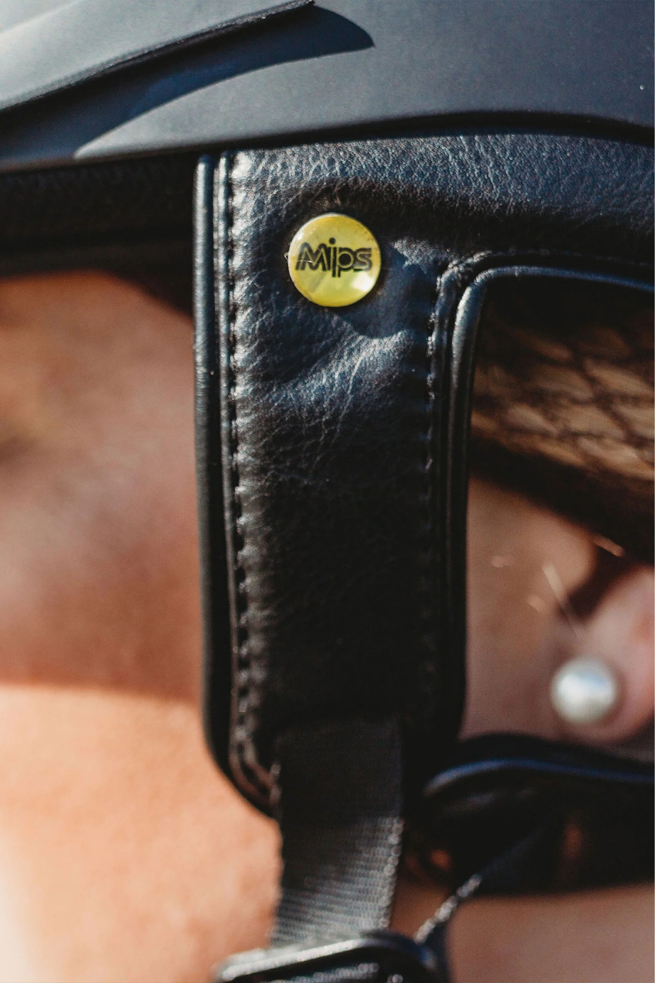 Back on Track EQ3 MIPS Lynx Smooth Top Binicilik Kaskı, CE VG1 Sertifikalı, Pürüzsüz Dış Kabuk