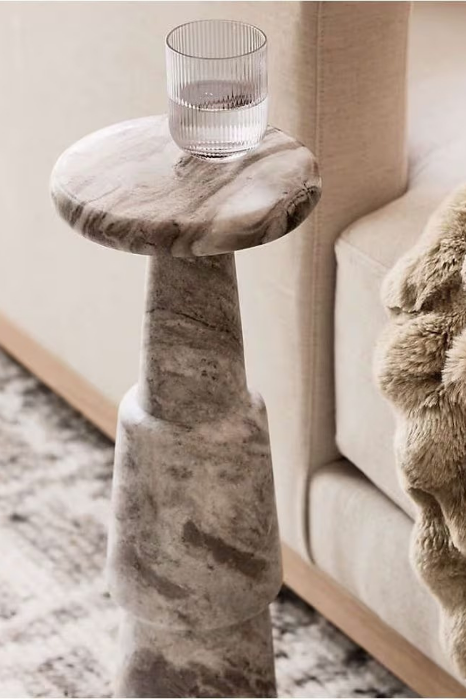 Bastion Kahverengi Mermer Sehpa, El Yapımı Honlanmış Brown Torrent Mermer