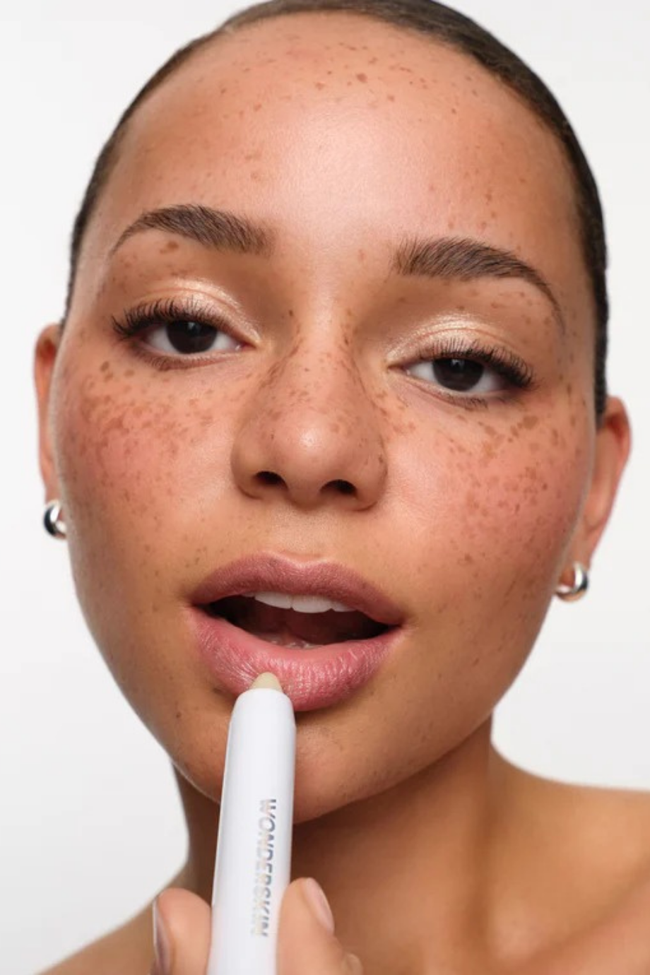 3’ü 1 Arada Dudak Peelingi & Nemlendirici