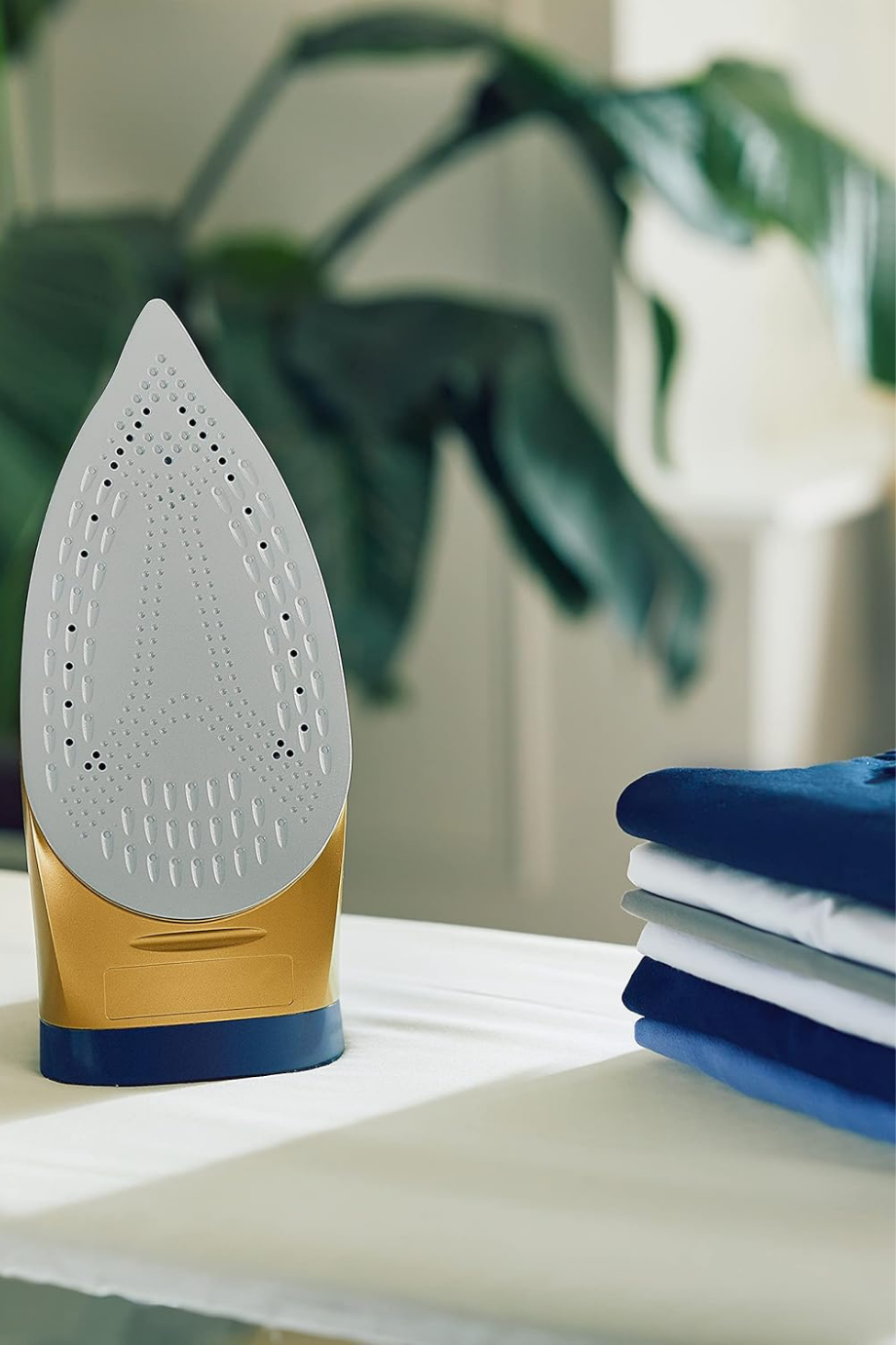 SuperSteam 2600W Buharlı Ütü Seramik Tabanlı